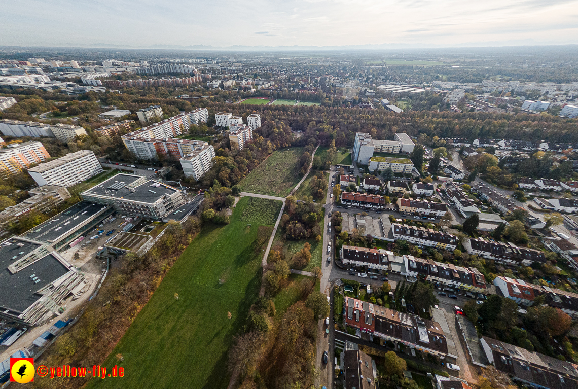 03.11.2022 -  Ostparksee mit Umgebung in Neuperlach